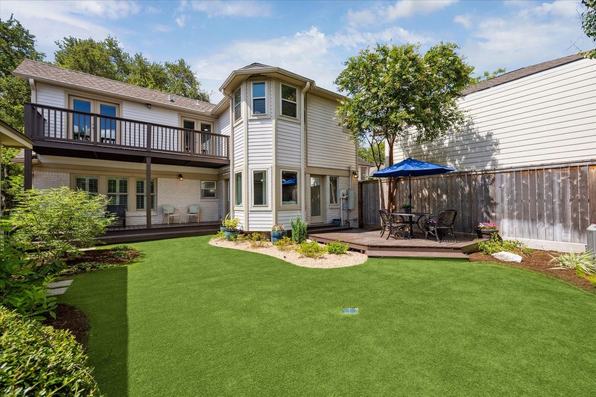 Backyard, Exterior