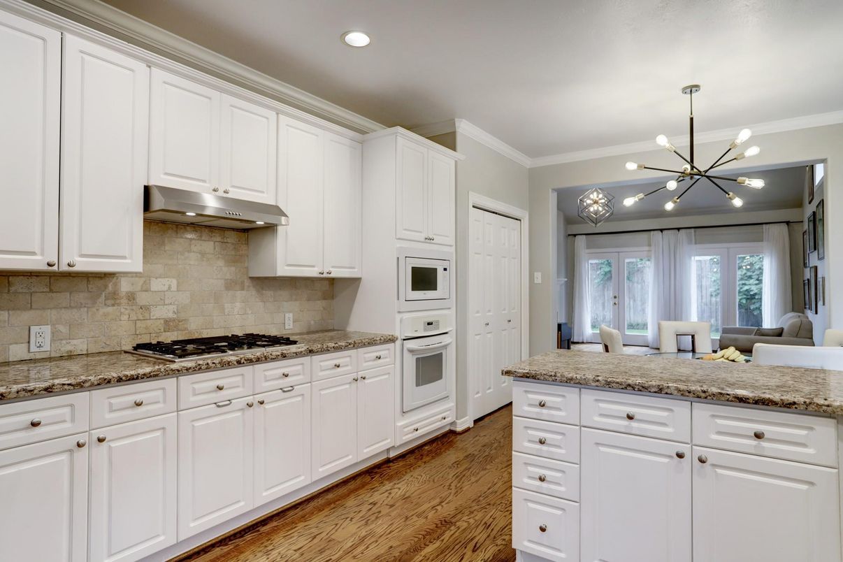 Interior, Kitchen, Pendant Lights, Recessed Lighting, Wood Texture Flooring
