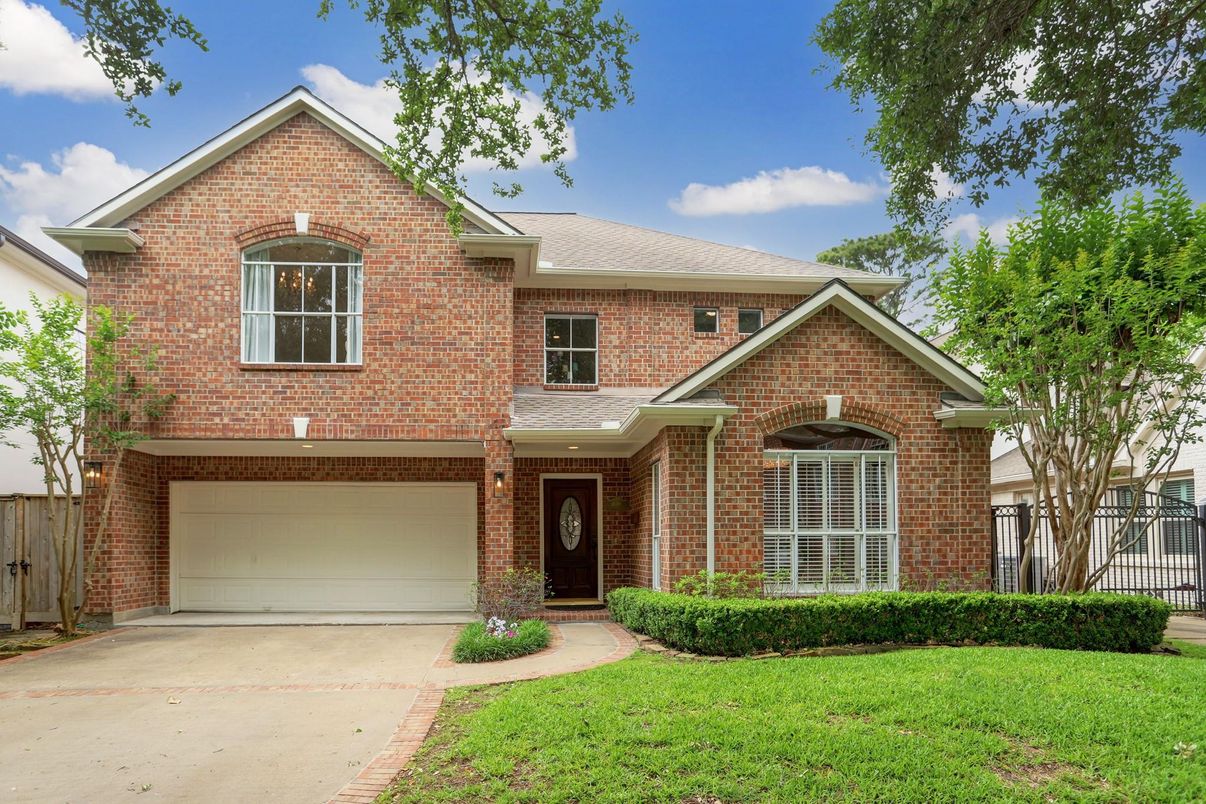 Attached, Exterior, Facade, Brick Facade, Brick Traditional