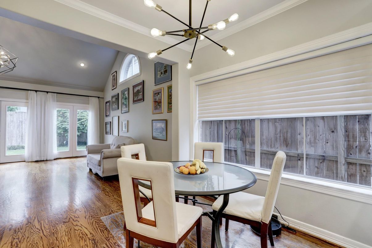 Dining room, Interior, Living room, Pendant Lights, Recessed Lighting, Wood Texture Flooring