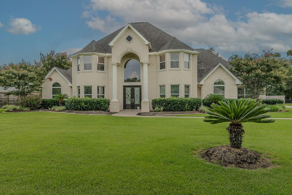 Backyard, Exterior, Facade, French Provincial