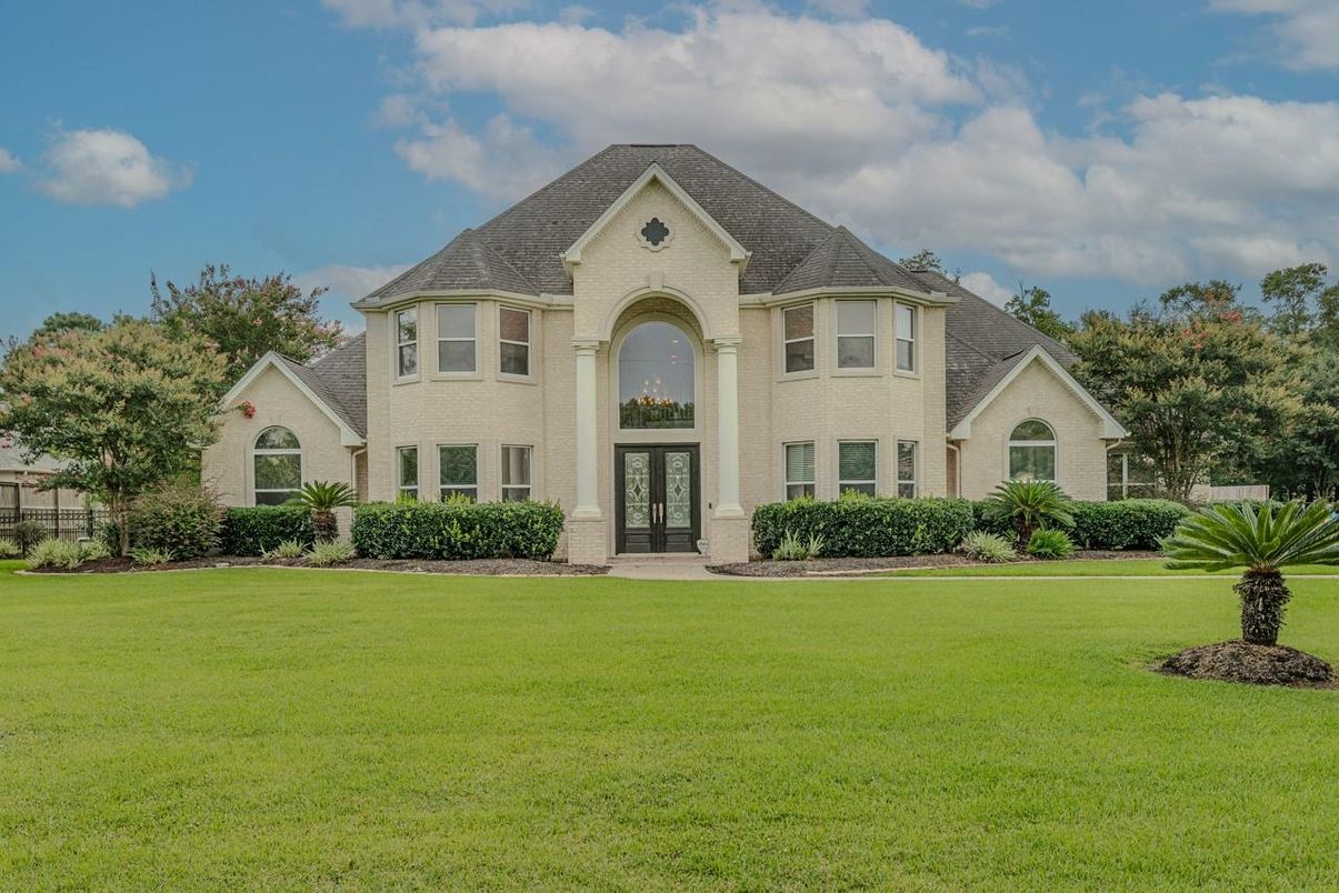 Backyard, Exterior, Facade, French Provincial