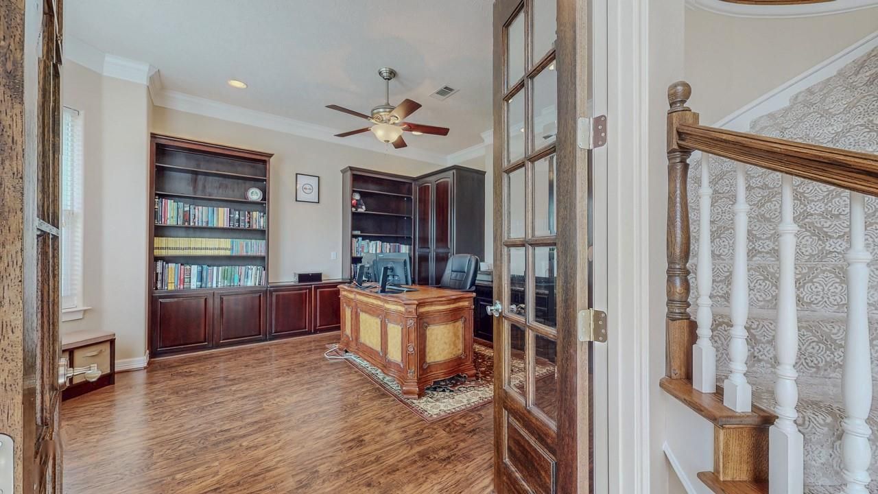 Home Office, Interior, Recessed Lighting, Wood Texture Flooring