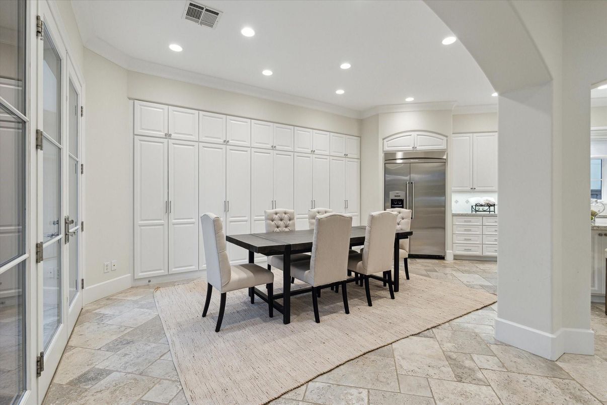 Dining room, Interior, Recessed Lighting