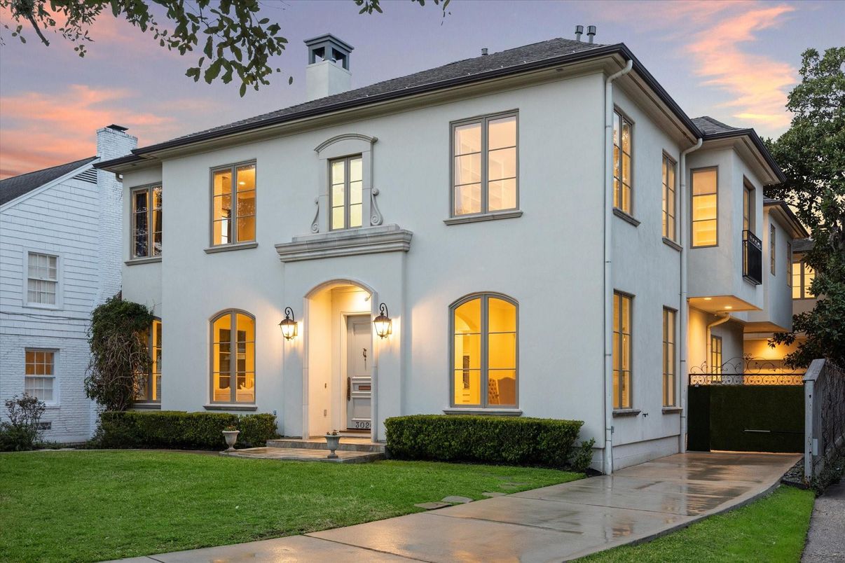 Exterior, Facade, French Provincial