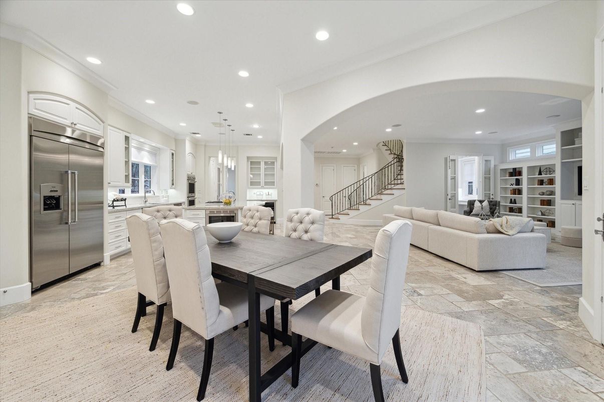 Dining room, Interior, Kitchen, Living room, Pendant Lights, Recessed Lighting, Stainless Steel Appliances