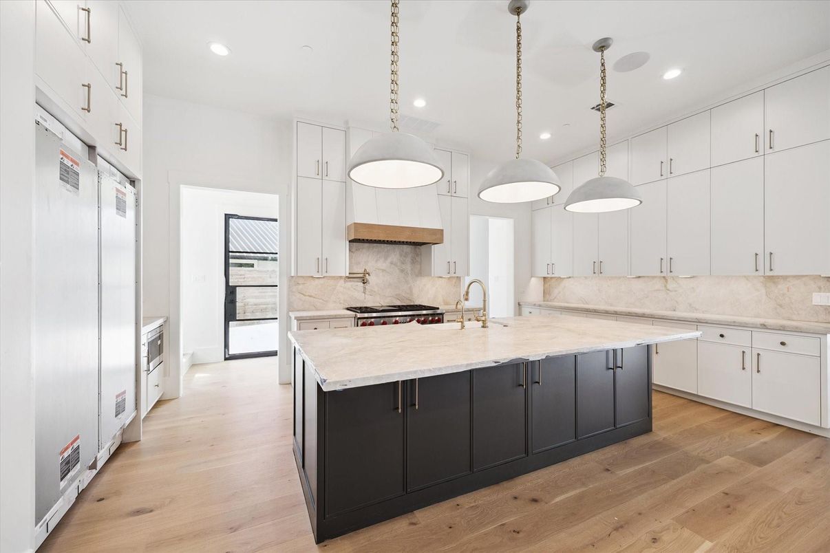 Interior, Kitchen, Pendant Lights, Recessed Lighting, Wood Texture Flooring