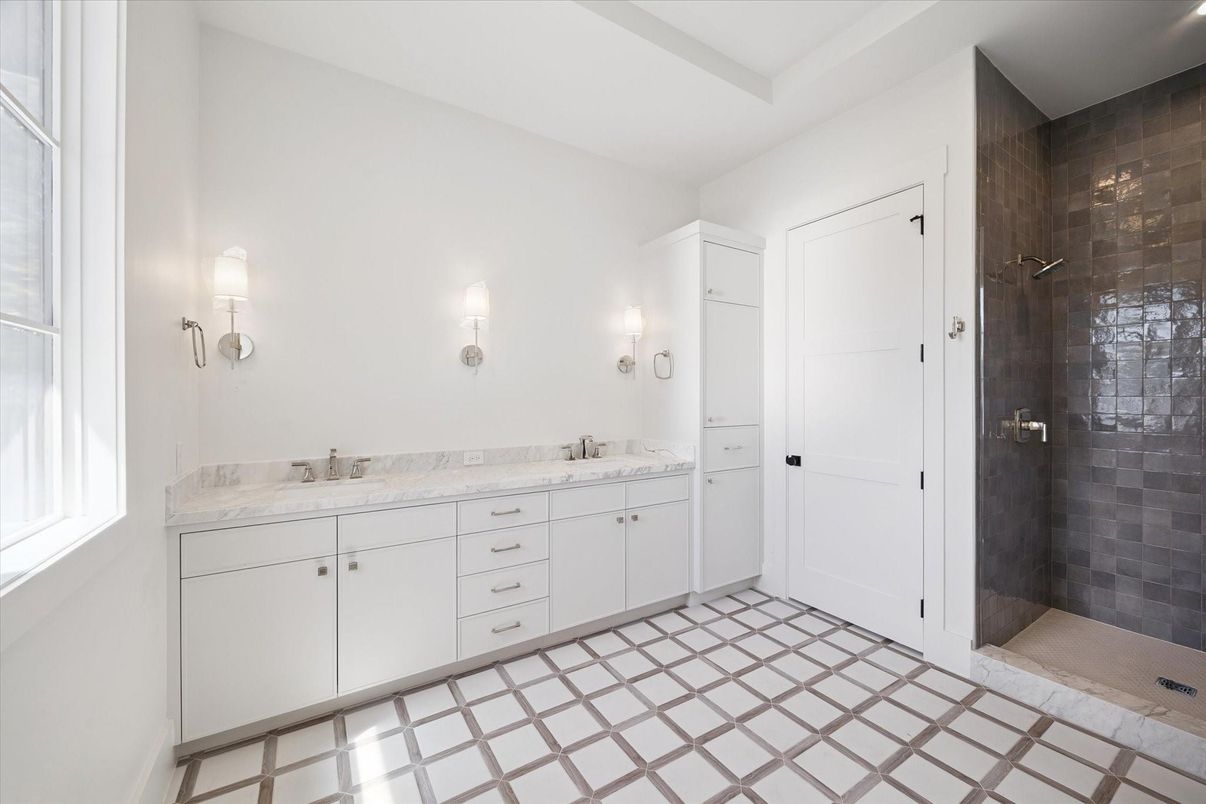 Bathroom, Dual Sink Vanities, Interior