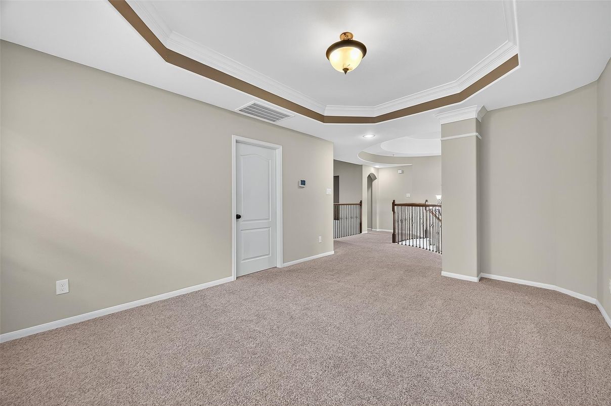 Empty room, Interior, Recessed Lighting