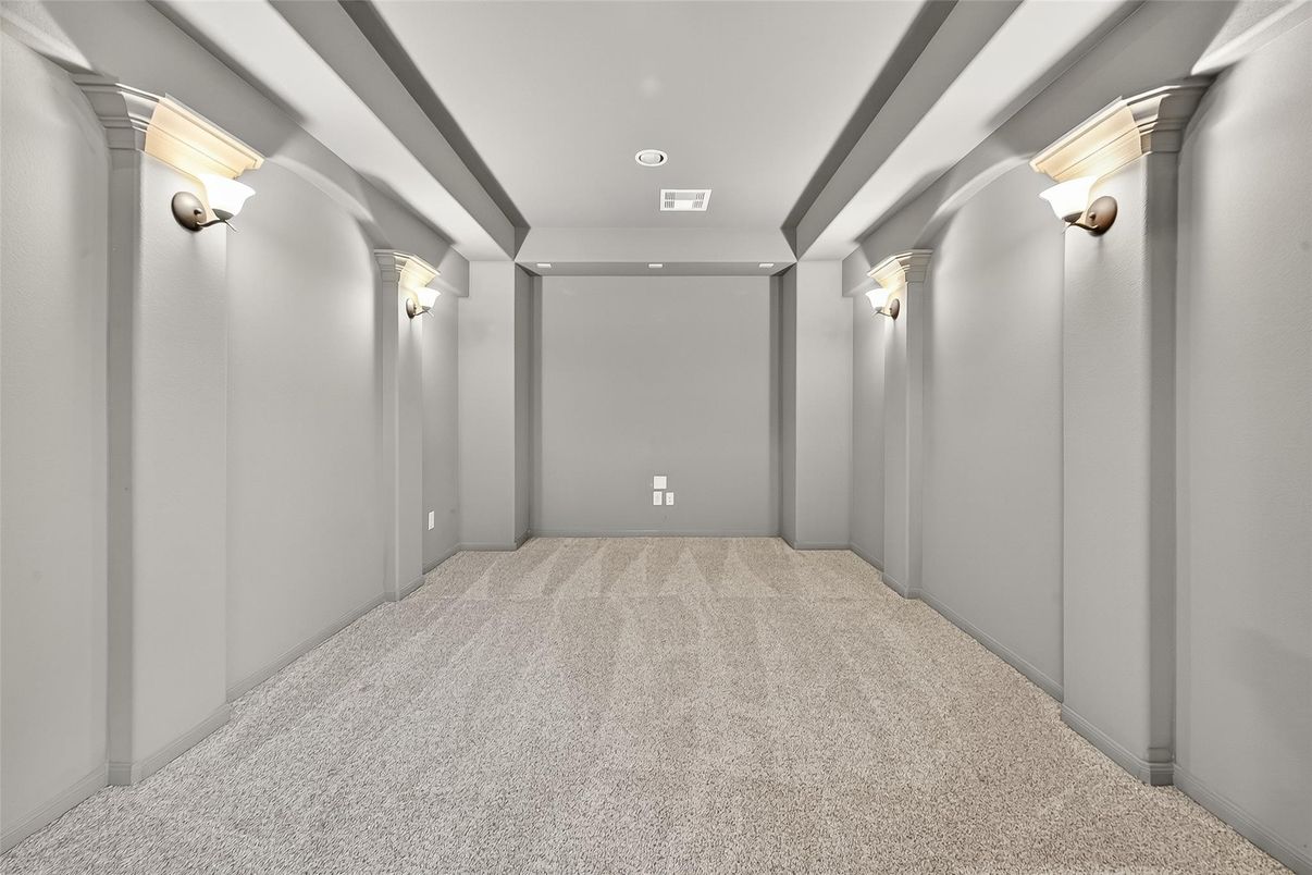Empty room, Interior, Recessed Lighting