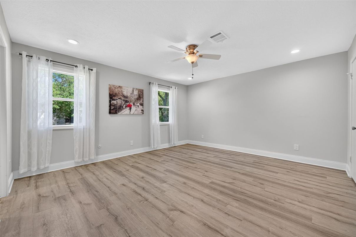 Empty room, Interior, Recessed Lighting, Wood Texture Flooring