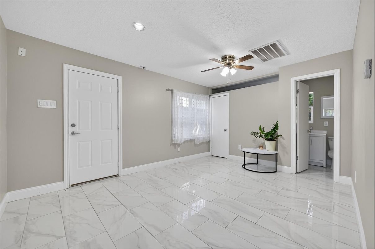 Empty room, Interior, Marble, Recessed Lighting