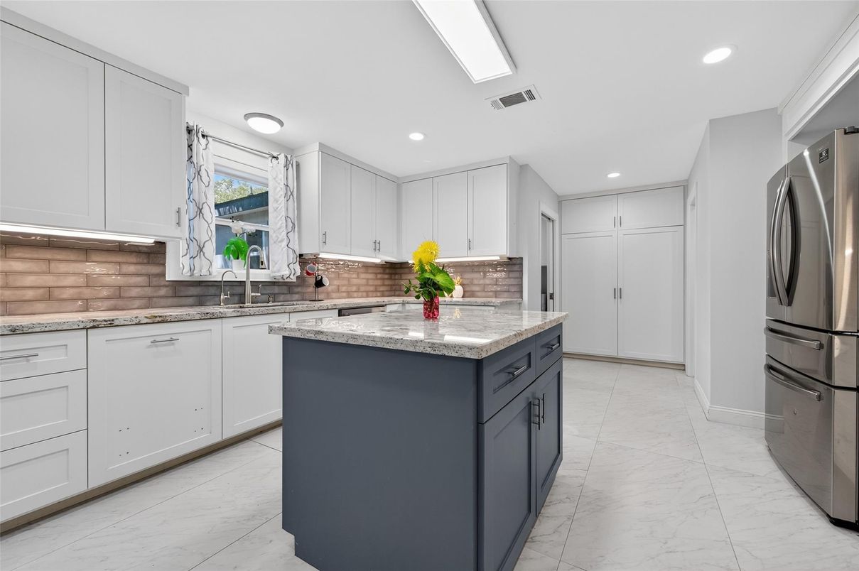 Interior, Kitchen, Marble, Recessed Lighting