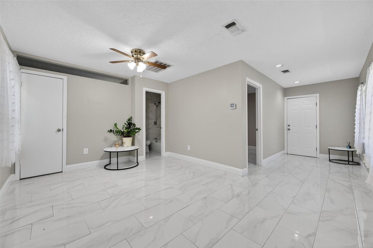 Empty room, Interior, Marble, Recessed Lighting