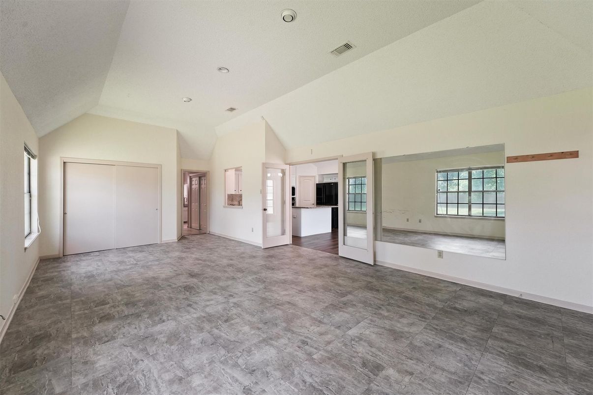 Empty room, Interior, Recessed Lighting