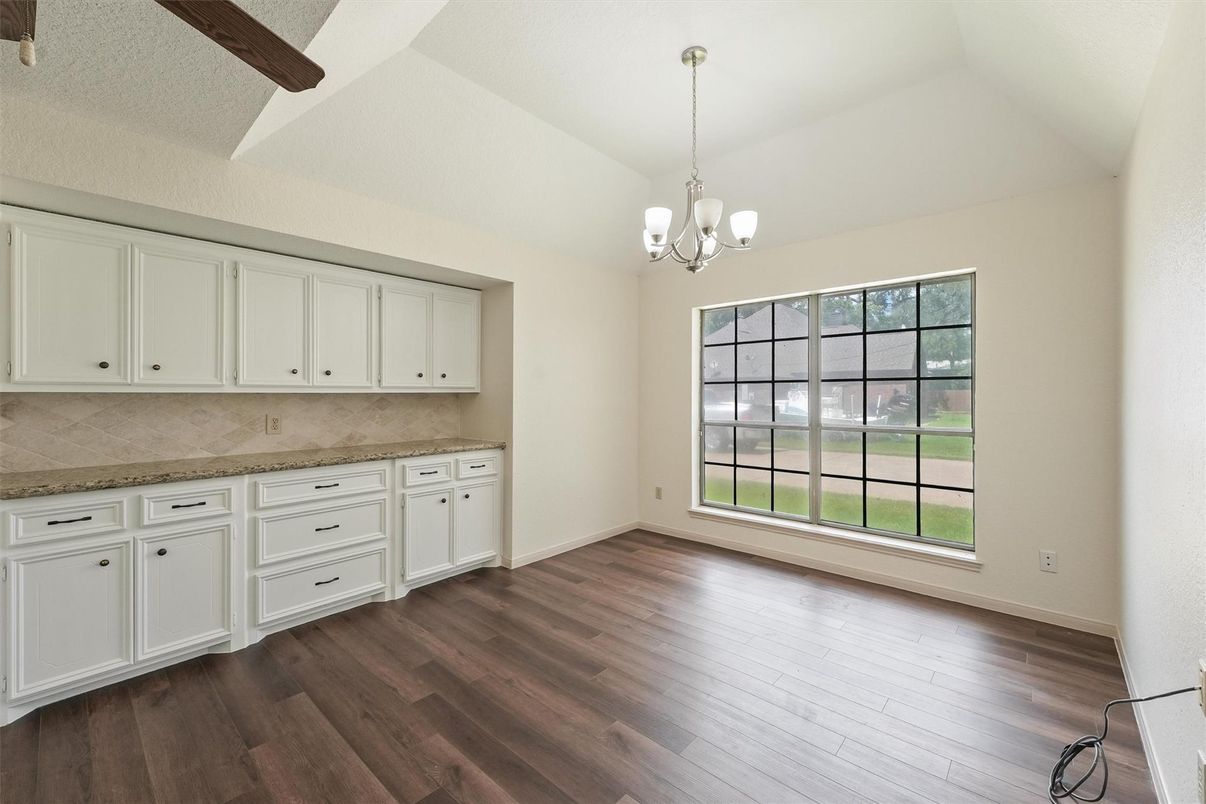 Chandelier, Empty room, Interior, Wood Texture Flooring