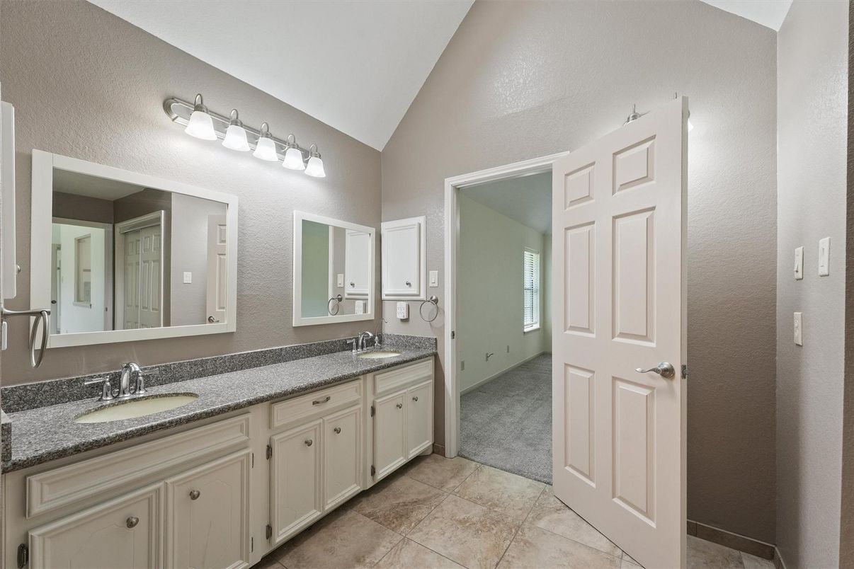 Bathroom, Dual Sink Vanities, Interior