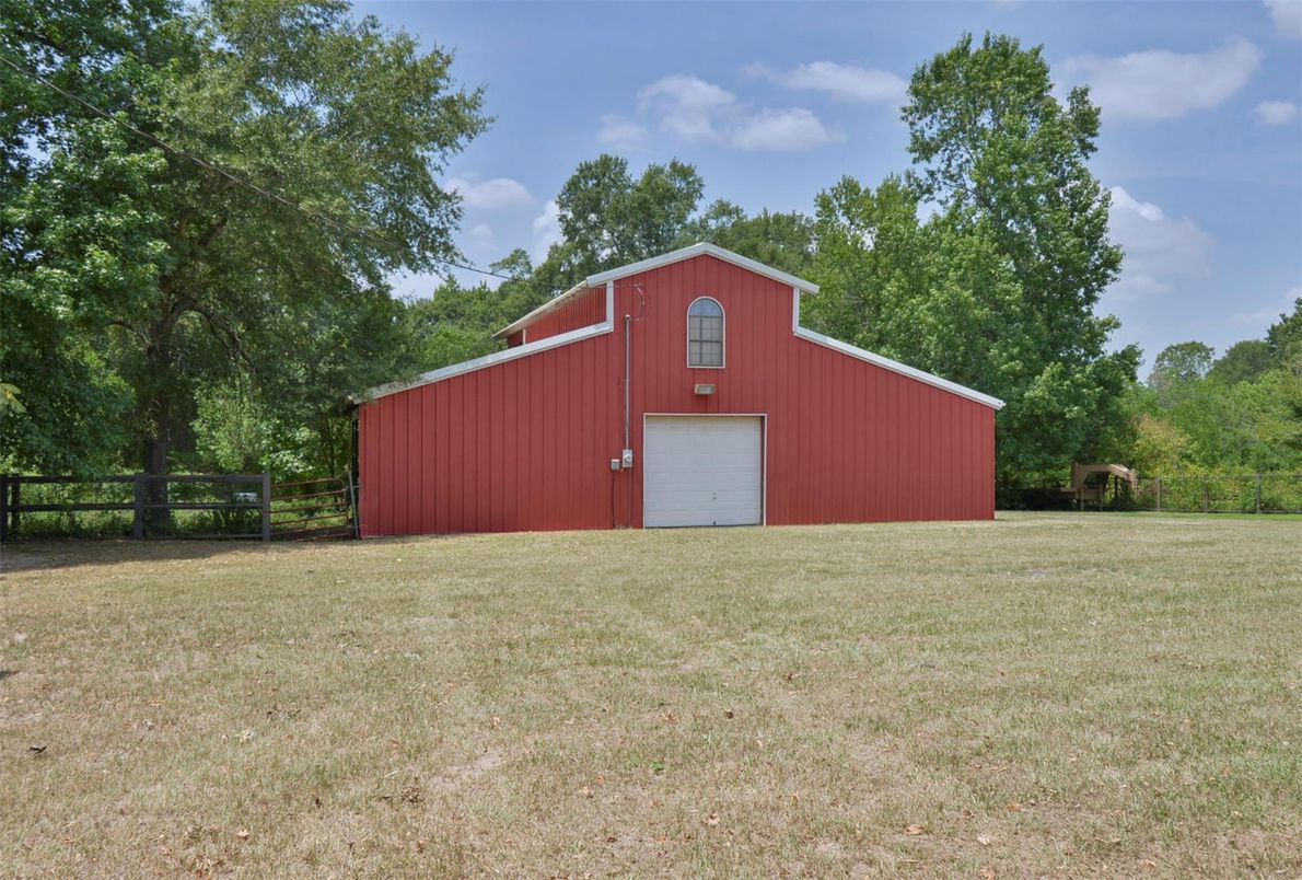 Backyard, Detached Garage, Exterior
