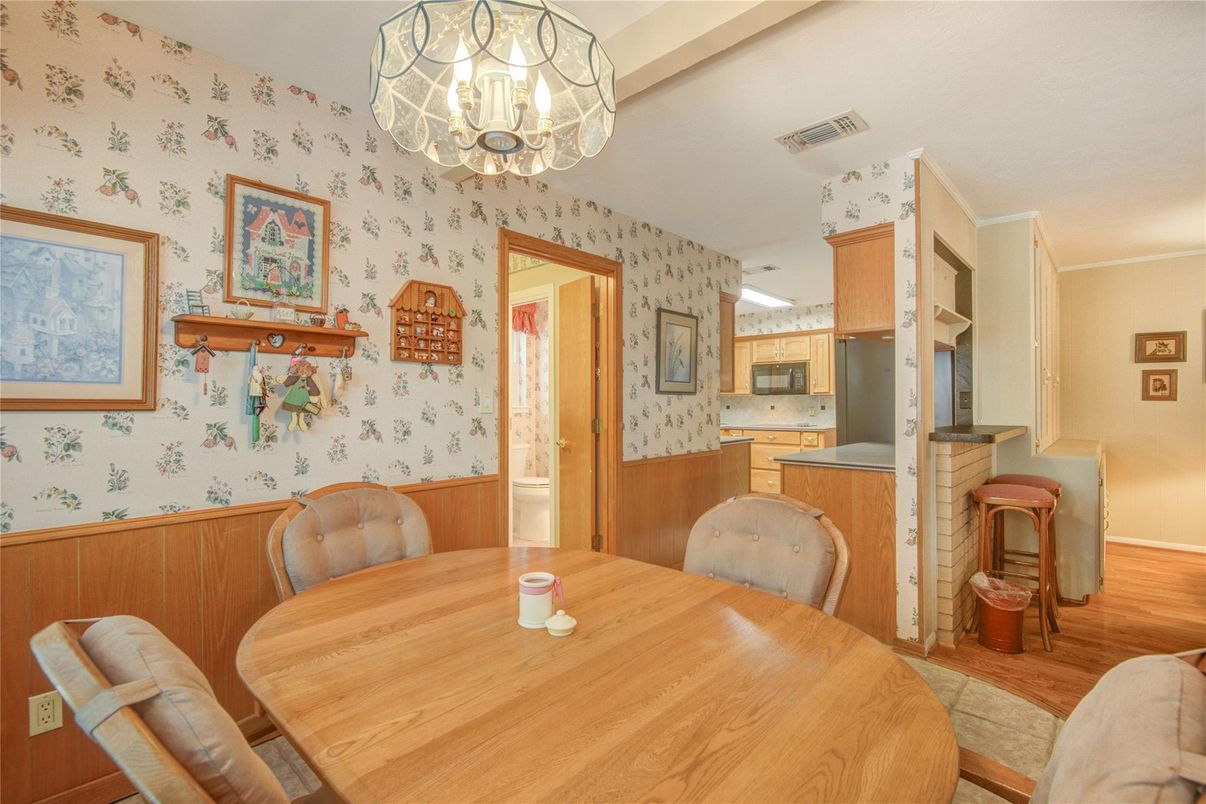 Chandelier, Dining room, Interior, Kitchen, Wood Texture Flooring