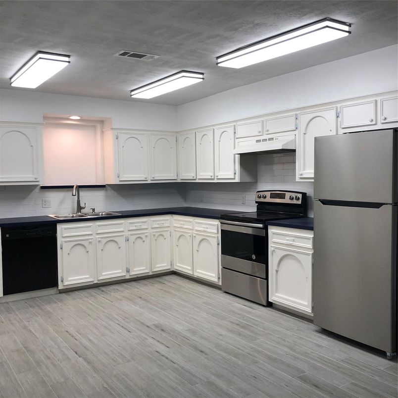 Interior, Kitchen, Stainless Steel Appliances, Wood Texture Flooring