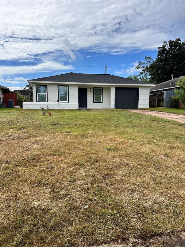 Attached, Backyard, Exterior, Facade, Ranch