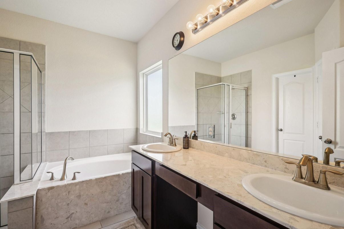 Bathroom, Dual Sink Vanities, Interior
