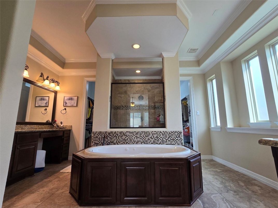 Bathroom, Interior, Recessed Lighting