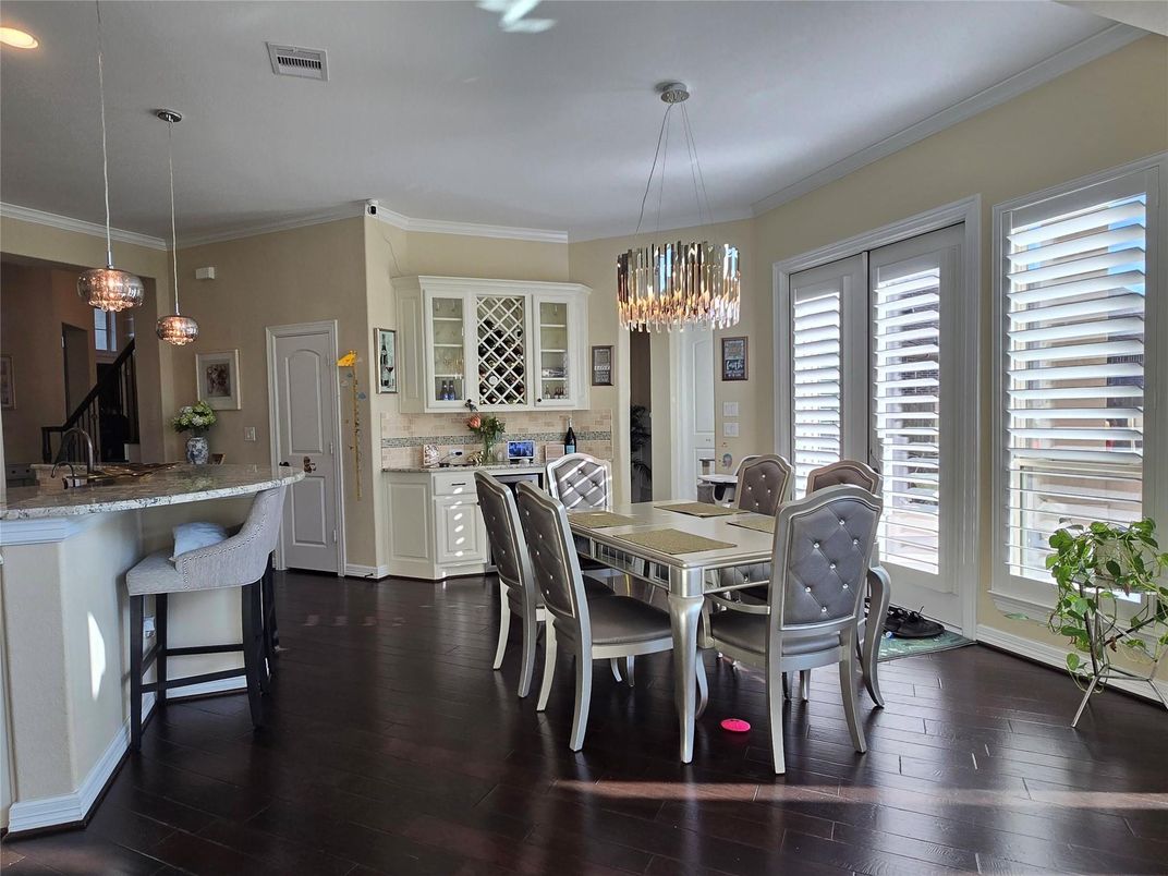 Chandelier, Dining room, Interior, Pendant Lights, Recessed Lighting, Wood Texture Flooring