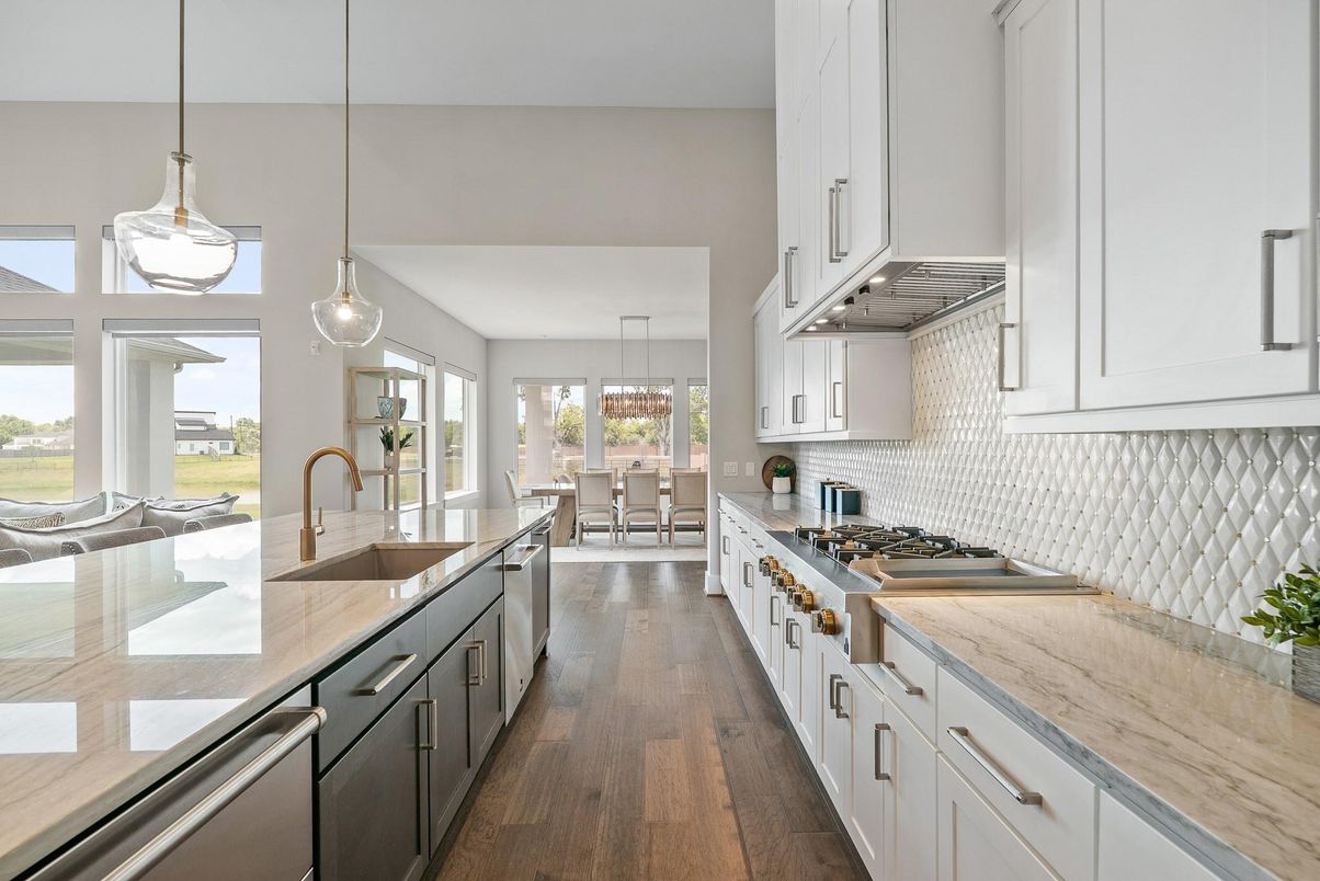 Dining room, Interior, Kitchen, Pendant Lights, Stainless Steel Appliances, Wood Texture Flooring