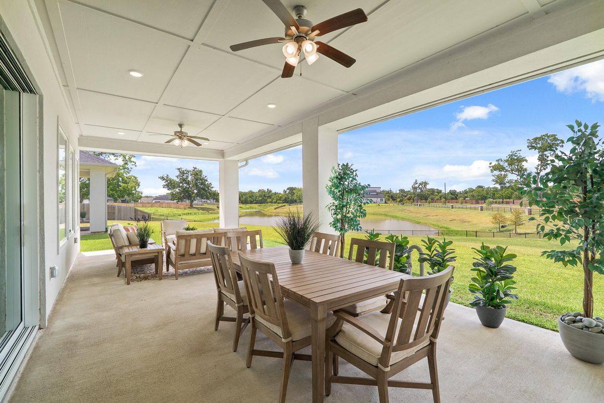 Dining room, Exterior, Recessed Lighting, Water