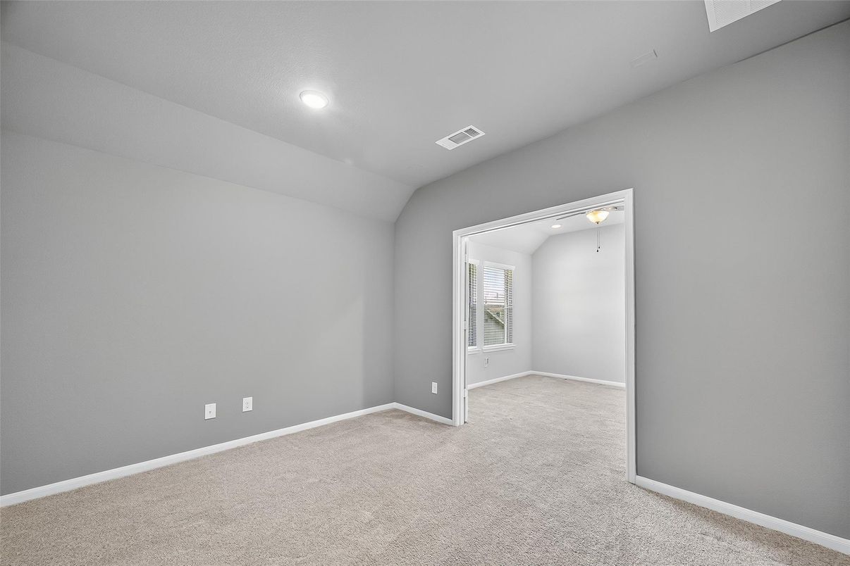 Empty room, Interior, Recessed Lighting
