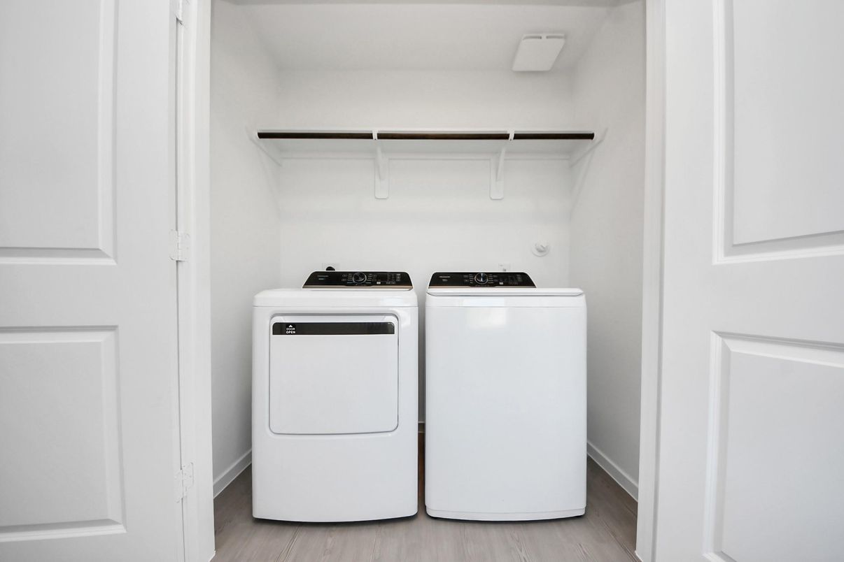 Interior, Utility Closets, Washer, Wood Texture Flooring