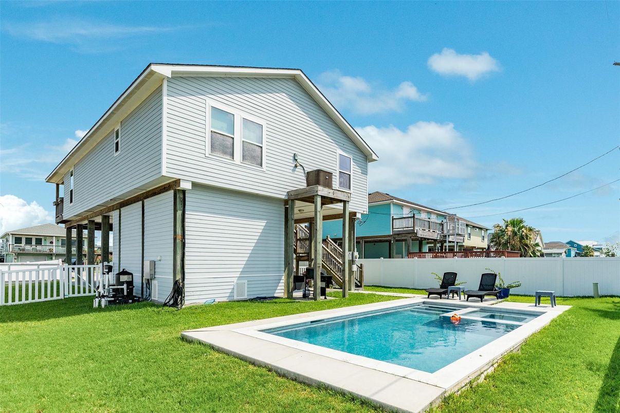 Backyard, Exterior, Pool