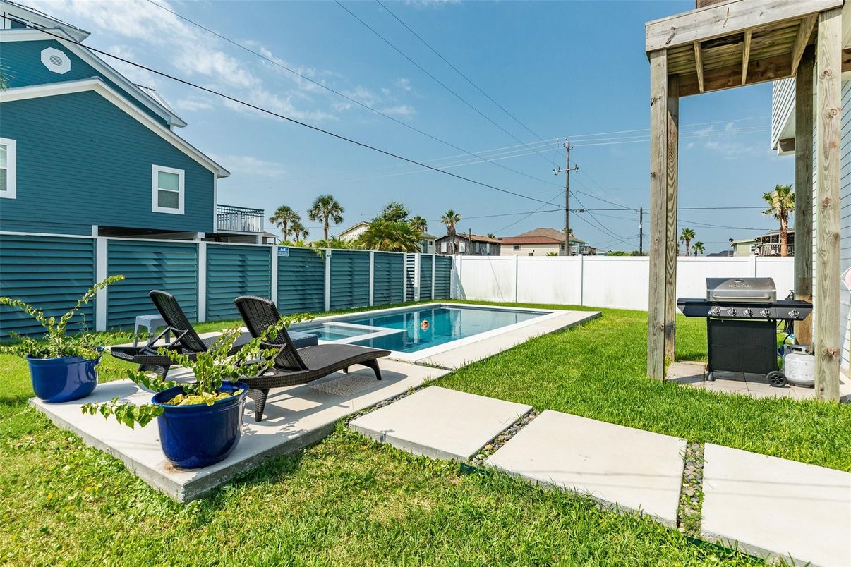 Backyard, Exterior, Pool