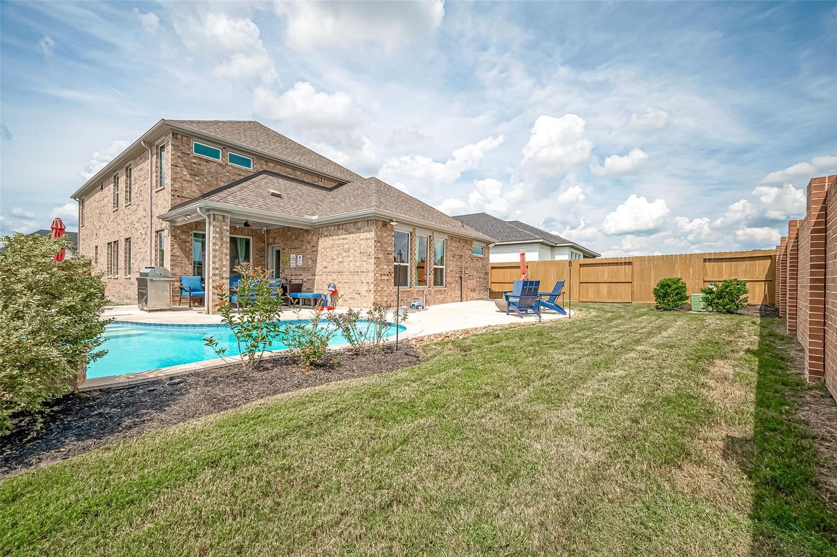 Backyard, Exterior, Pool
