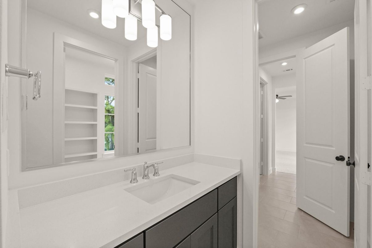 Bathroom, Interior, Recessed Lighting