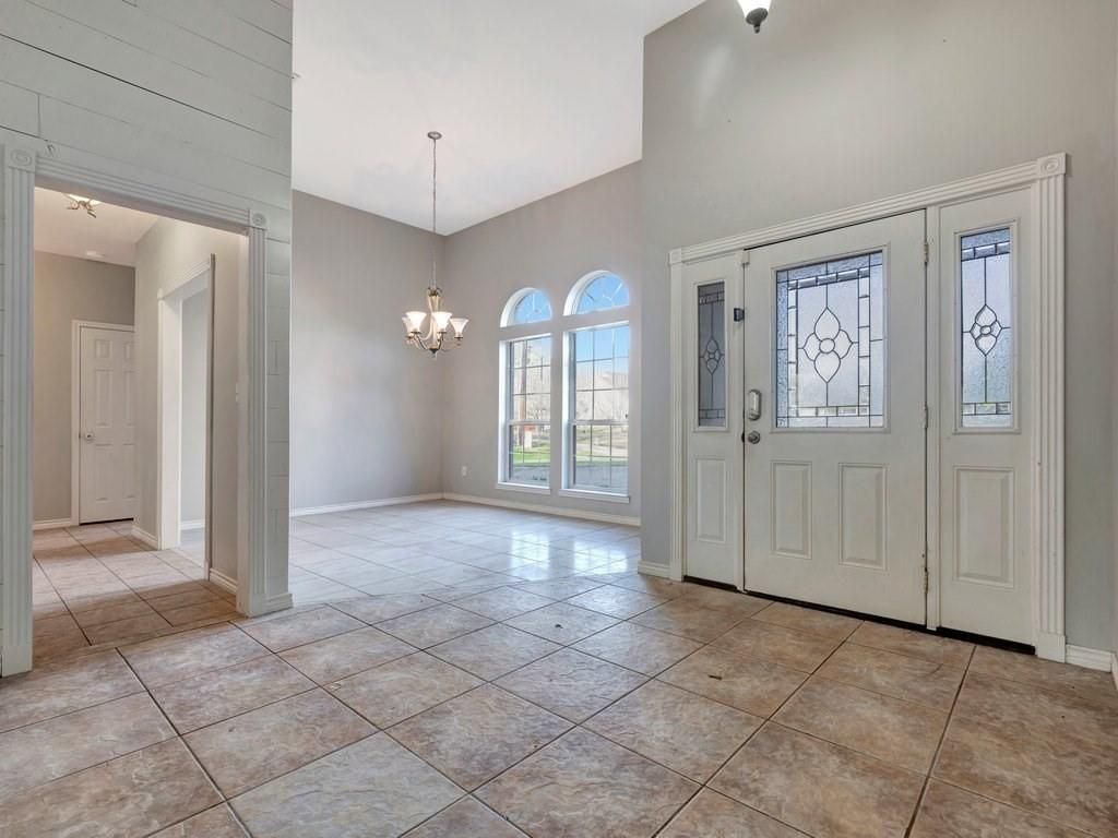 Chandelier, Empty room, Interior