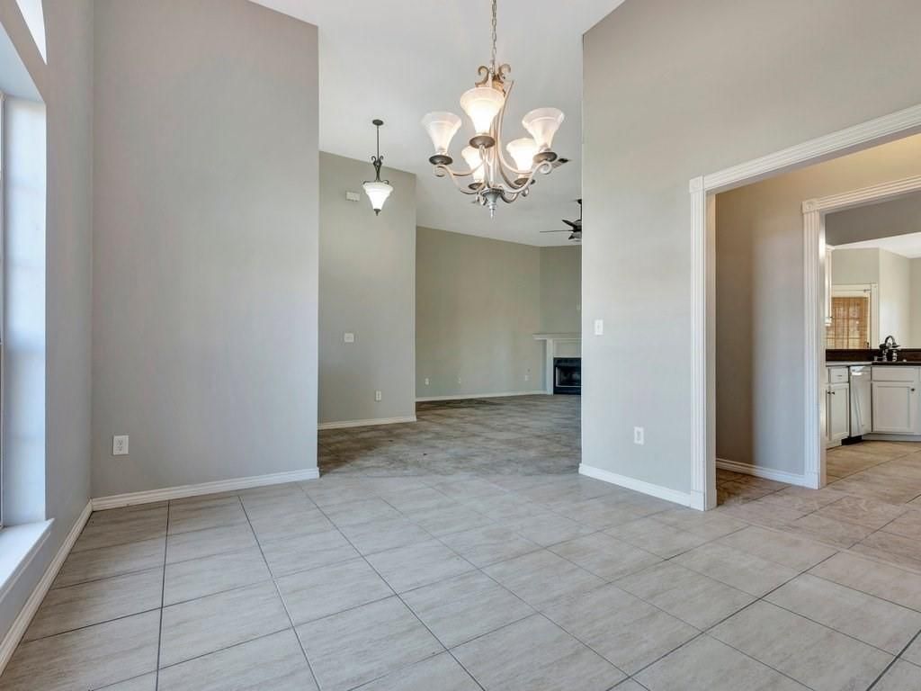 Chandelier, Empty room, Interior, Pendant Lights