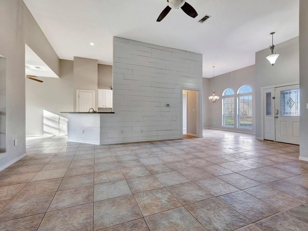 Chandelier, Empty room, Interior, Pendant Lights, Recessed Lighting