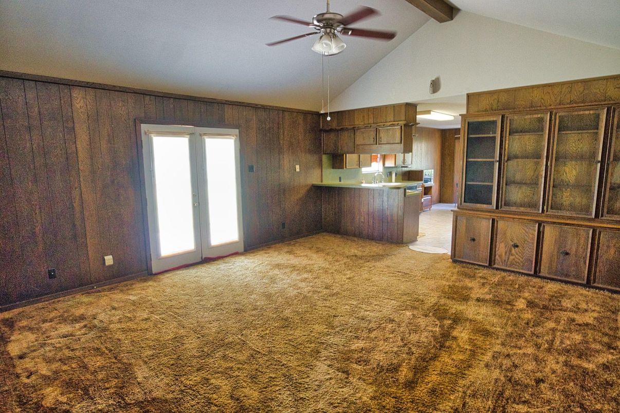 Empty room, Interior, Kitchen, Wooden Beams, Wooden Walls
