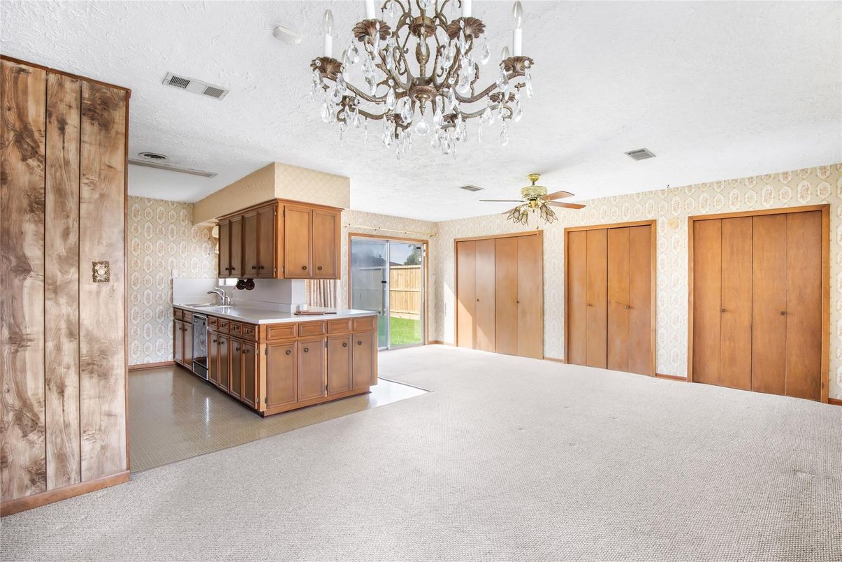 Chandelier, Interior, Kitchen