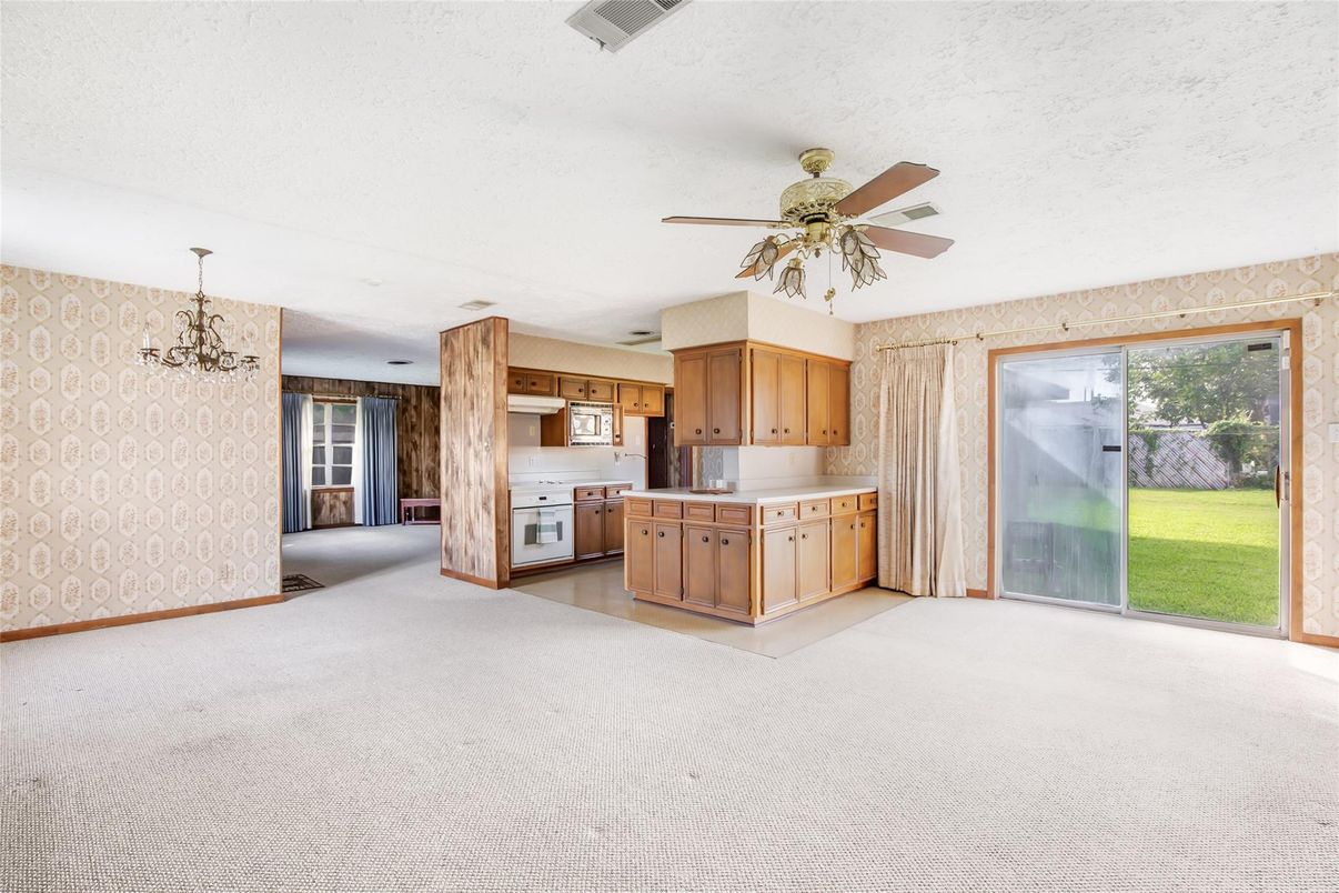 Chandelier, Empty room, Interior, Kitchen