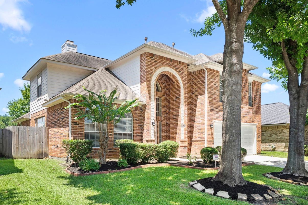 Attached, Exterior, Facade, Brick Facade, Brick Traditional