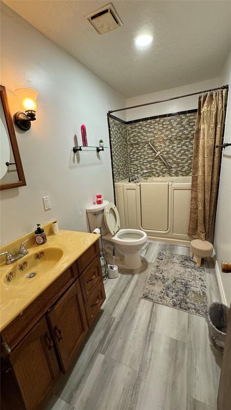 Bathroom, Interior, Recessed Lighting, Wood Texture Flooring