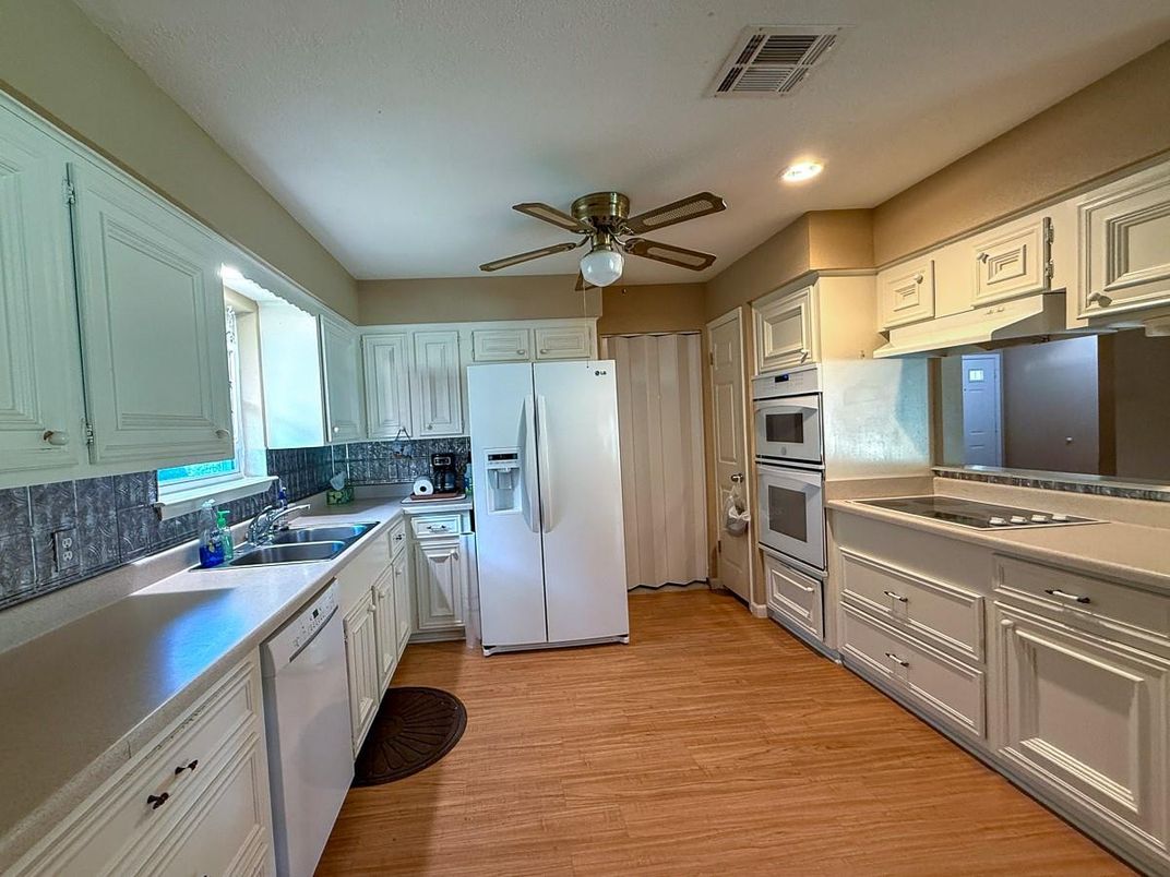 Interior, Kitchen, Recessed Lighting, Wood Texture Flooring