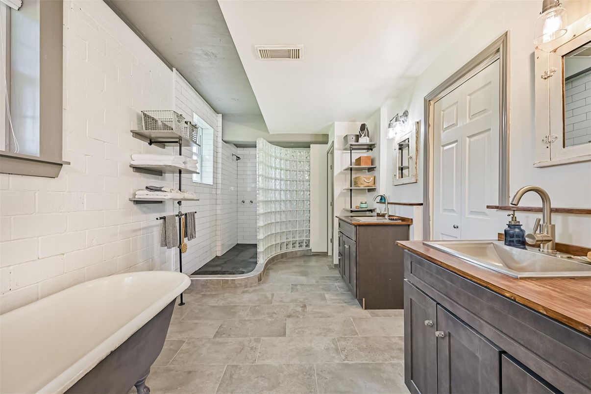 Bathroom, Dual Sink Vanities, Free Standing Baths, Interior