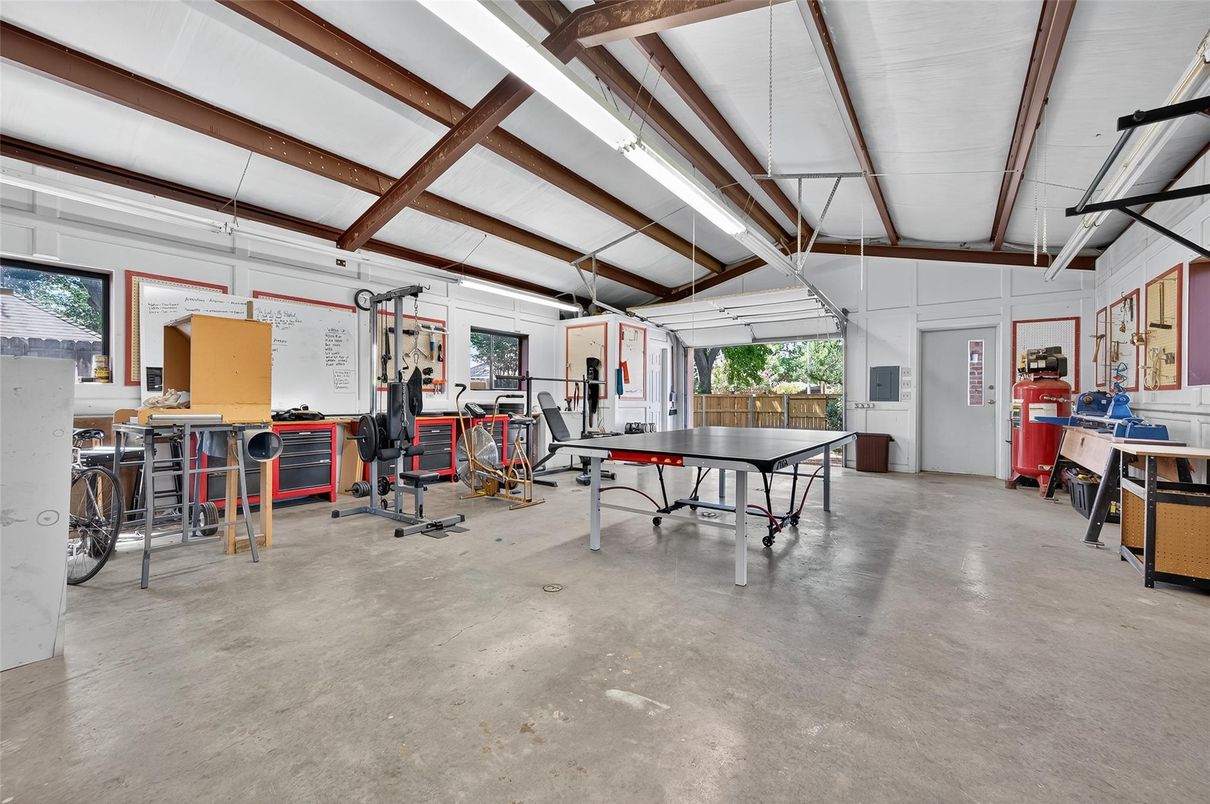 Fitness Equipment, Game Room, Garage, Interior