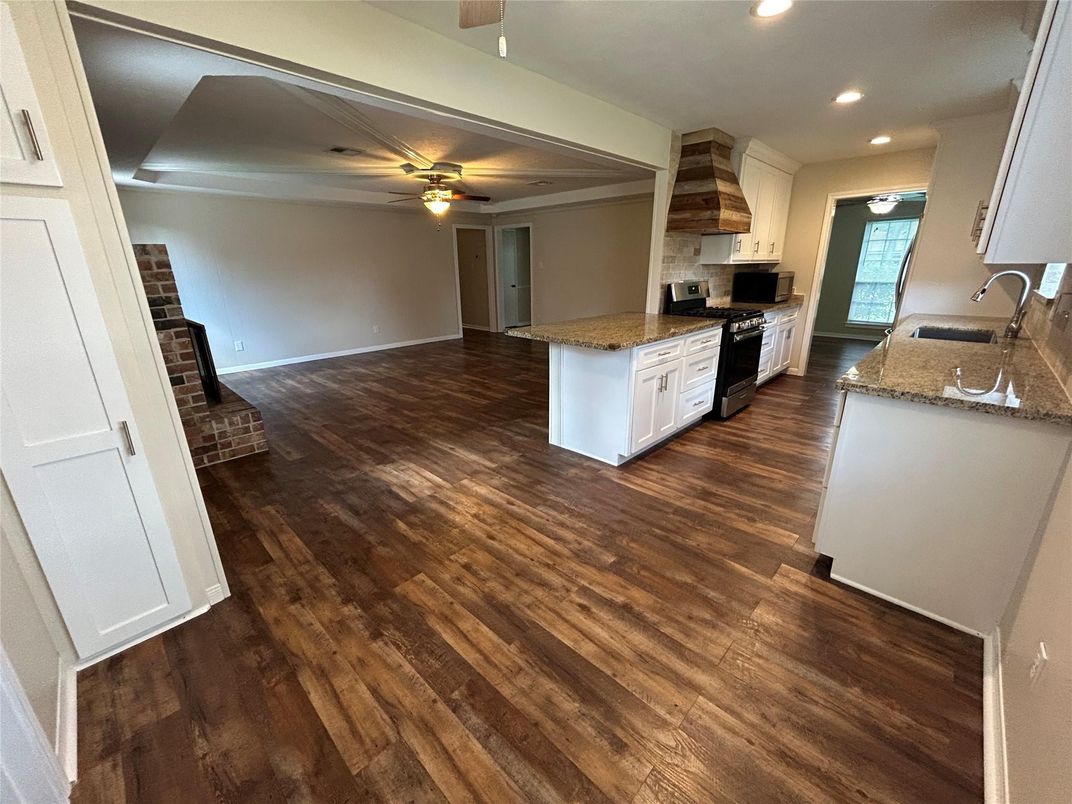 Interior, Kitchen, Recessed Lighting, Wood Texture Flooring