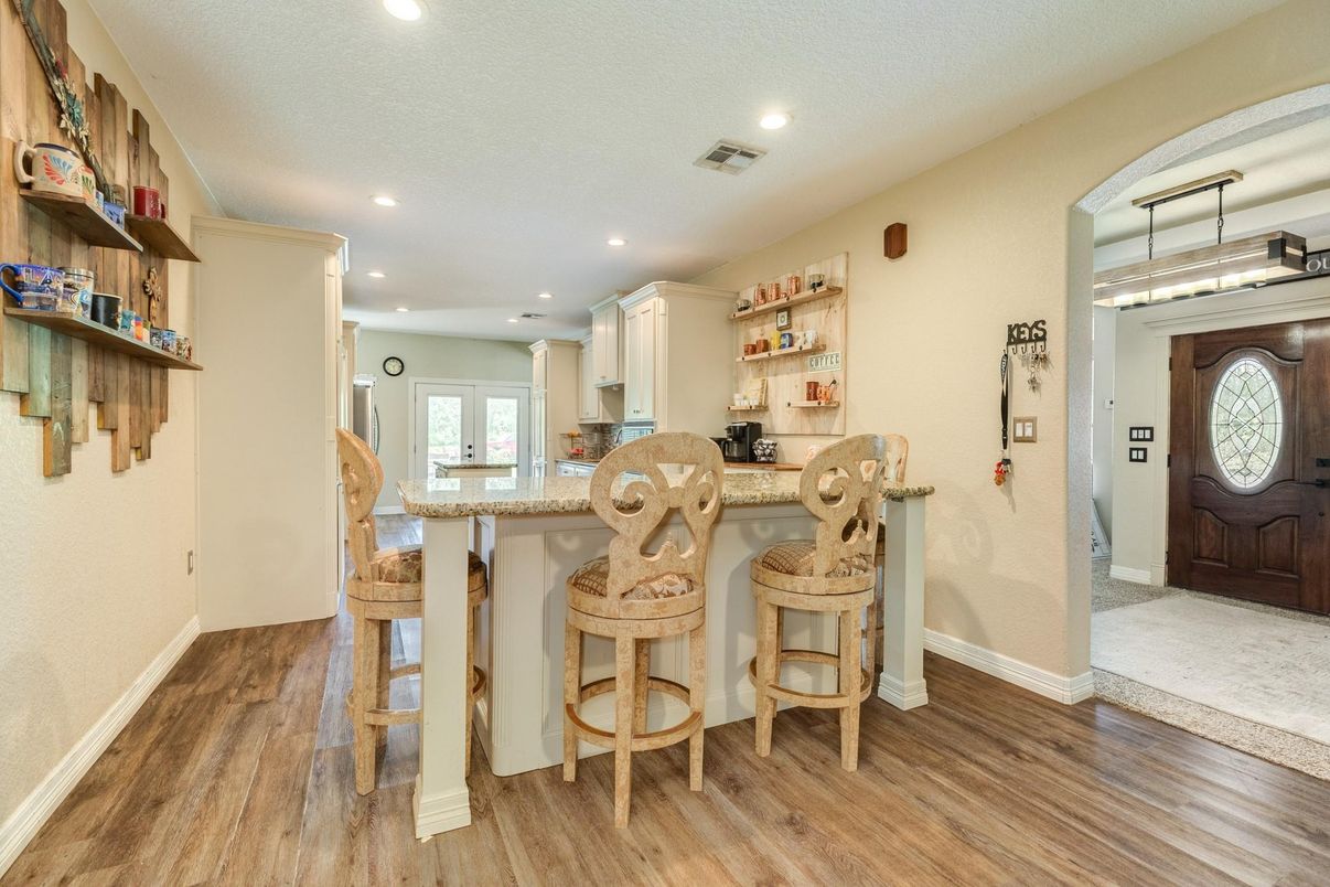 Interior, Recessed Lighting, Wood Texture Flooring