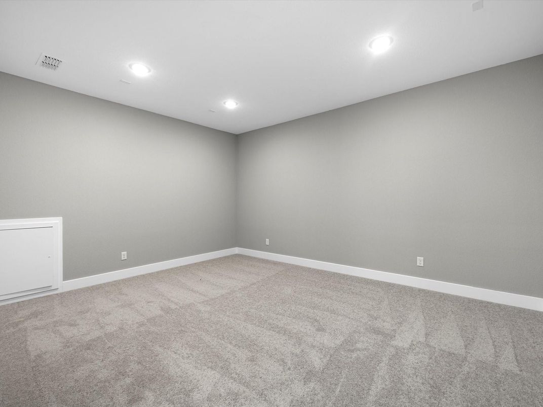 Empty room, Interior, Recessed Lighting